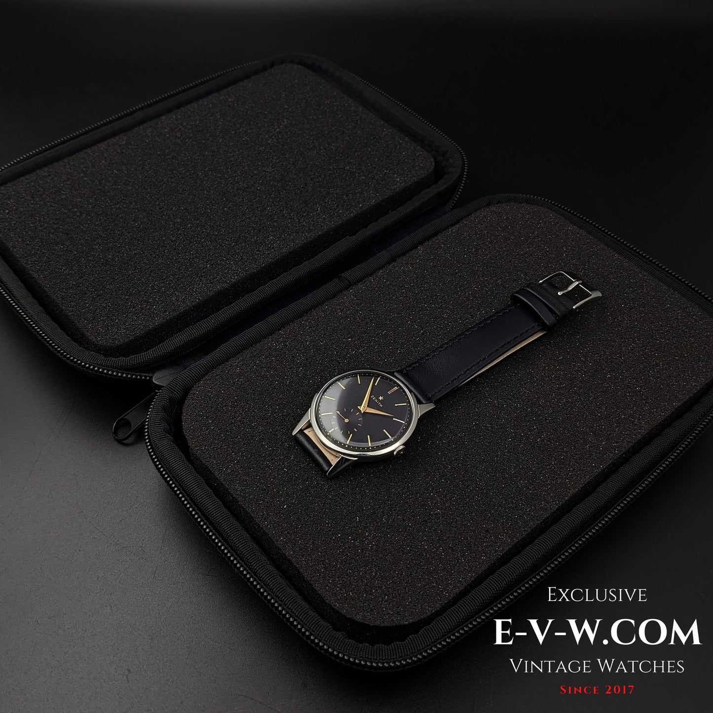 Montre Zenith vintage noire de 67 ans / Cal. 40 / Année 1956