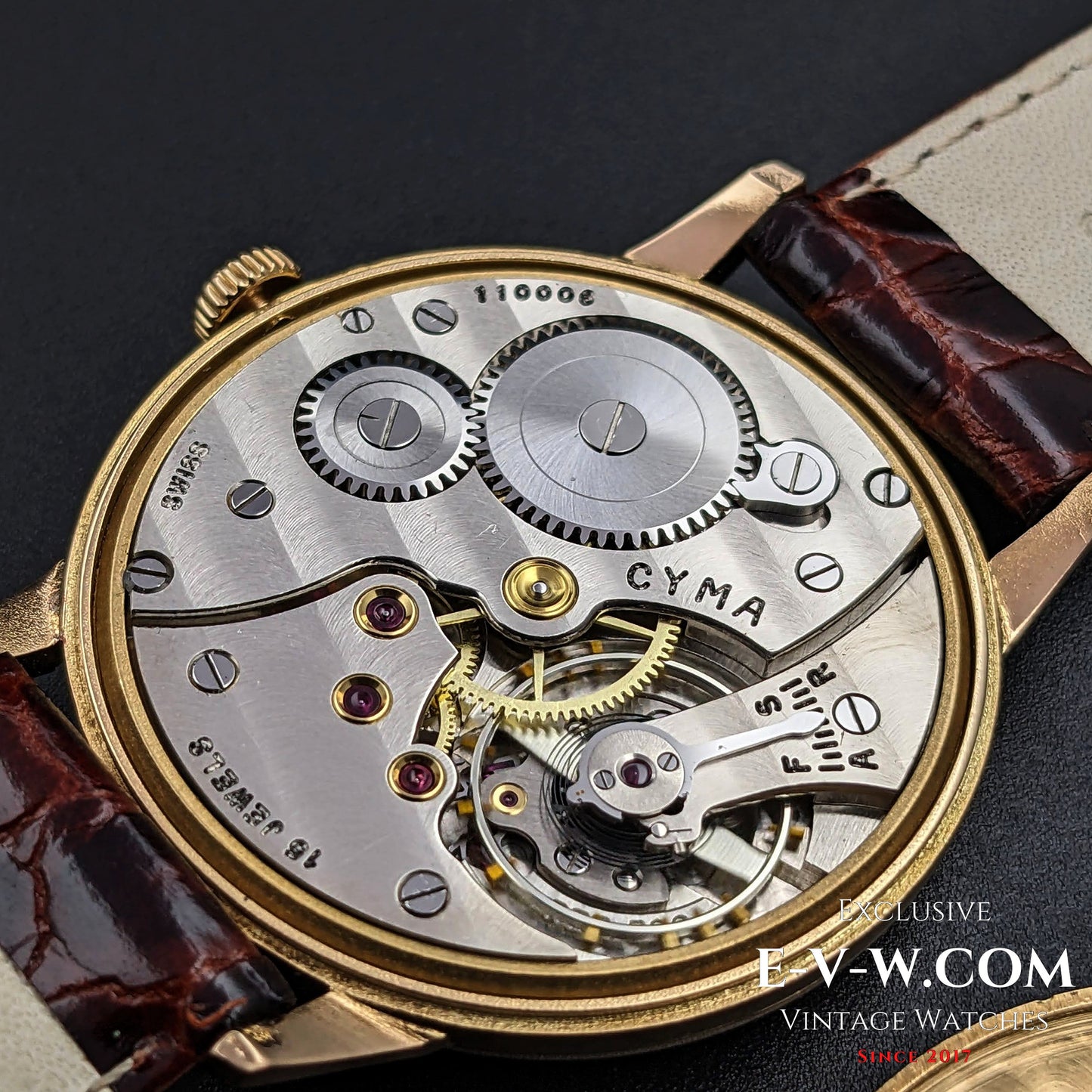 70 Years Old Vintage Cyma 18k Gold / Jumbo / Cal.586 / Vintage 1950s