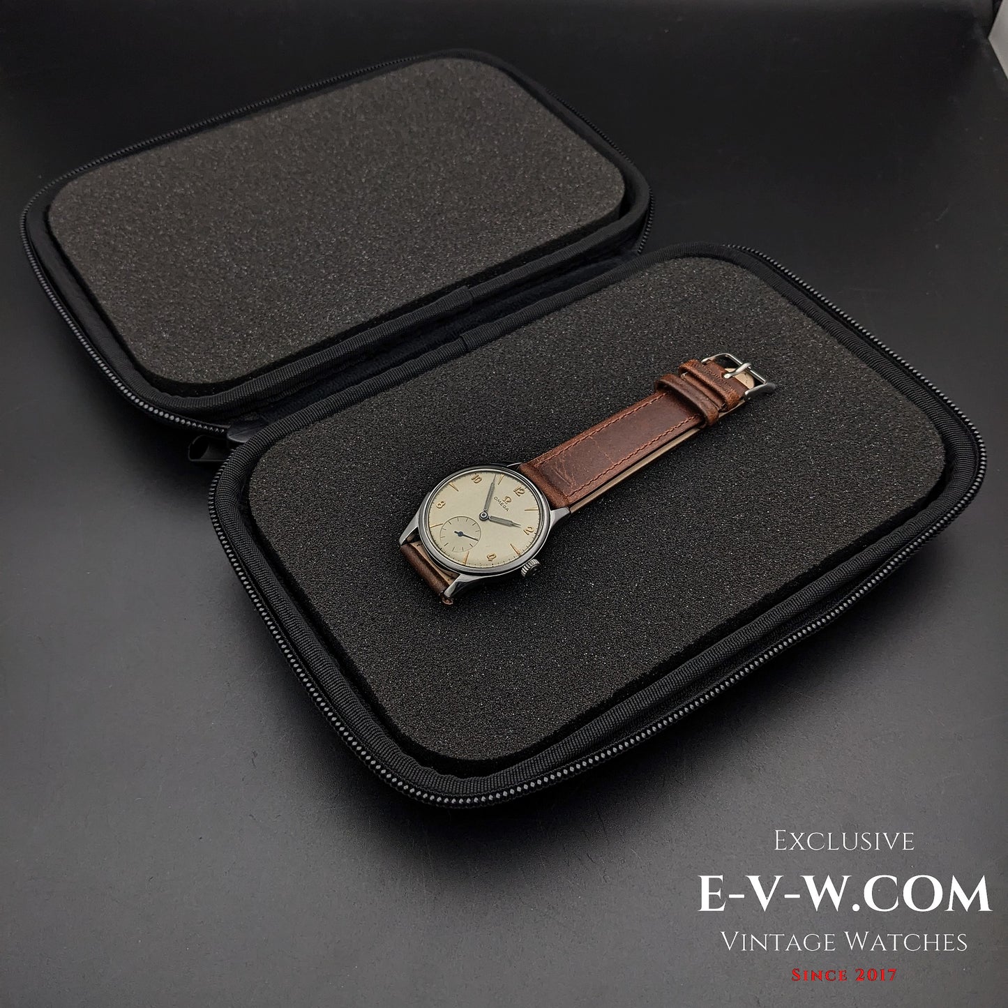 80 Vintage Omega WW II Ref. 2400-1 / Cal. 30T2 PC Vintage 1944