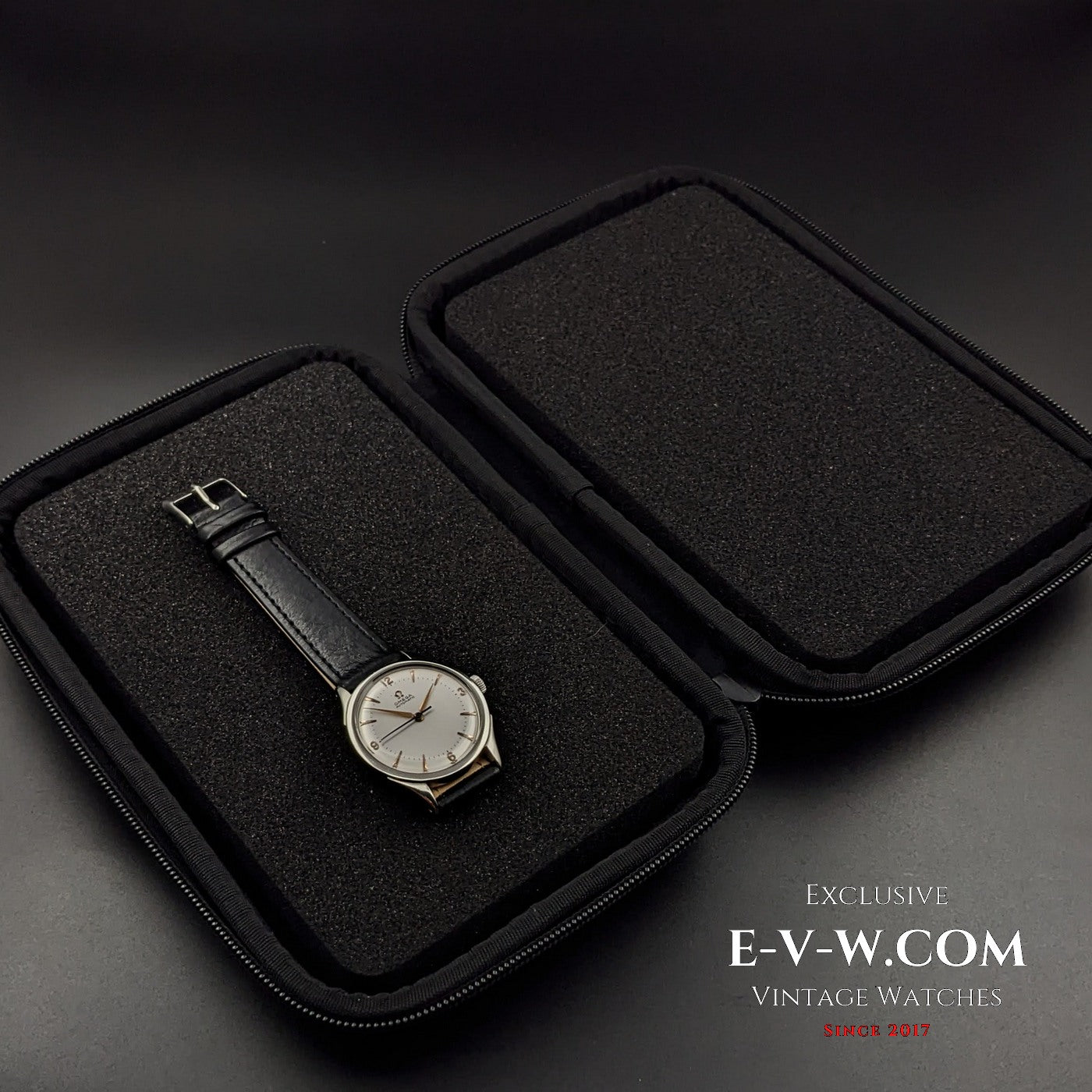 Pièce très rare : Omega Automatic 28.10RA PC, calibre à premier poussoir / Réf. 2421 4 / Cornes fantaisie / Année 1944 / Entièrement révisée