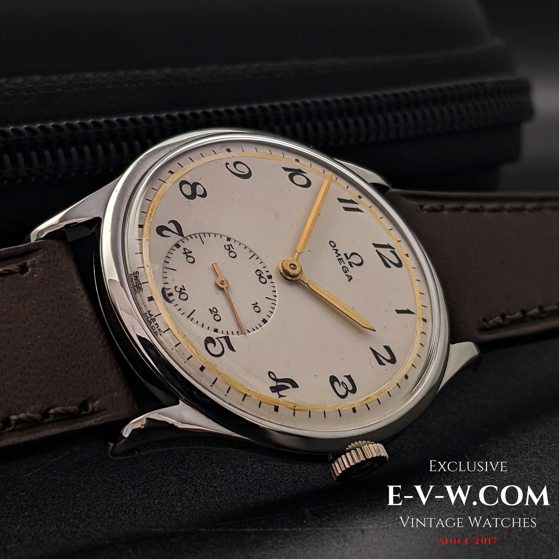 72 Years Old Vintage Omega Jumbo / two-tone dial / Cal. 266 (30T2) / Vintage 1952