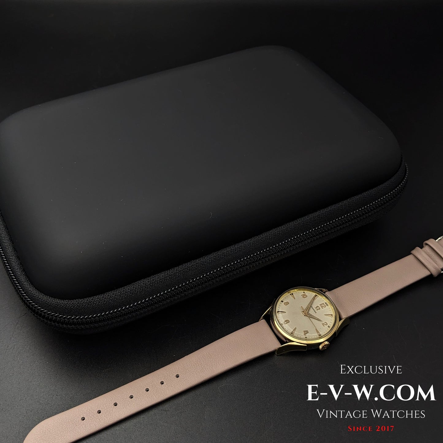 72 Years Old Vintage Omega Rare Guilloche-Honeucomb Dial Ref. 2667 4SC / Cal. 420 / Vintage 1952