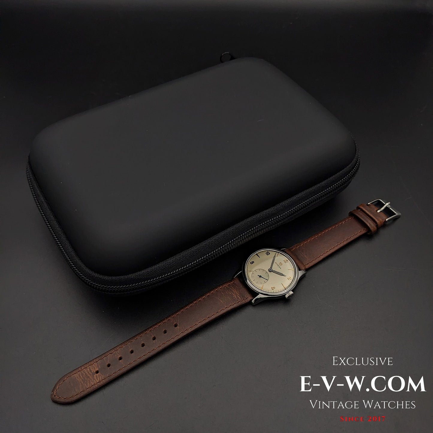 80 Vintage Omega WW II Ref. 2400-1 / Cal. 30T2 PC Vintage 1944