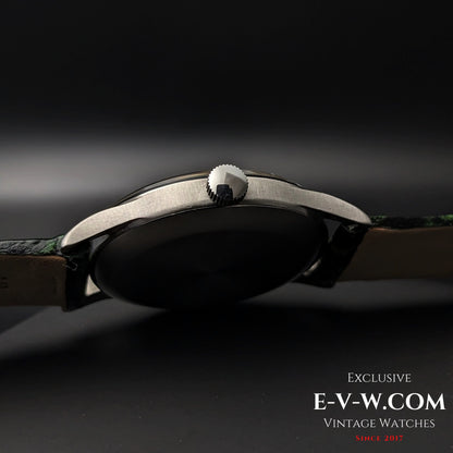 79 Years Old Vintage IWC Schaffhausen Classic Vintage / Cal. 89 / Vintage 1946