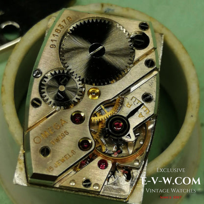 84 Years Old Vintage Omega Art Deco Tank / Cal. T17 / Vintage 1939