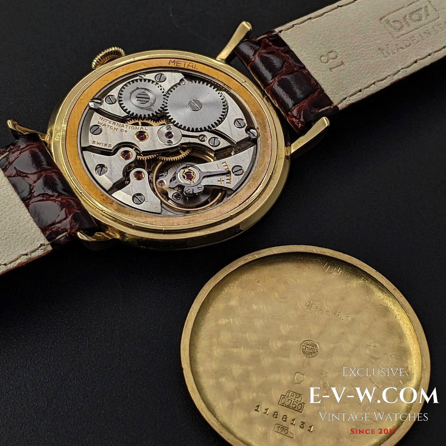 Montre IWC Schaffhausen vintage de 62 ans, en or 18 carats, avec anses en forme de crabe, calibre 89, millésime 1961.