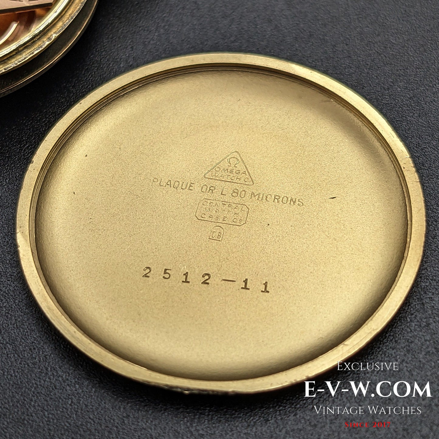 Omega vintage de 72 ans, cadran guilloché-honeucombe / Réf. 2512 11 / Cal. 266 / Année 1952