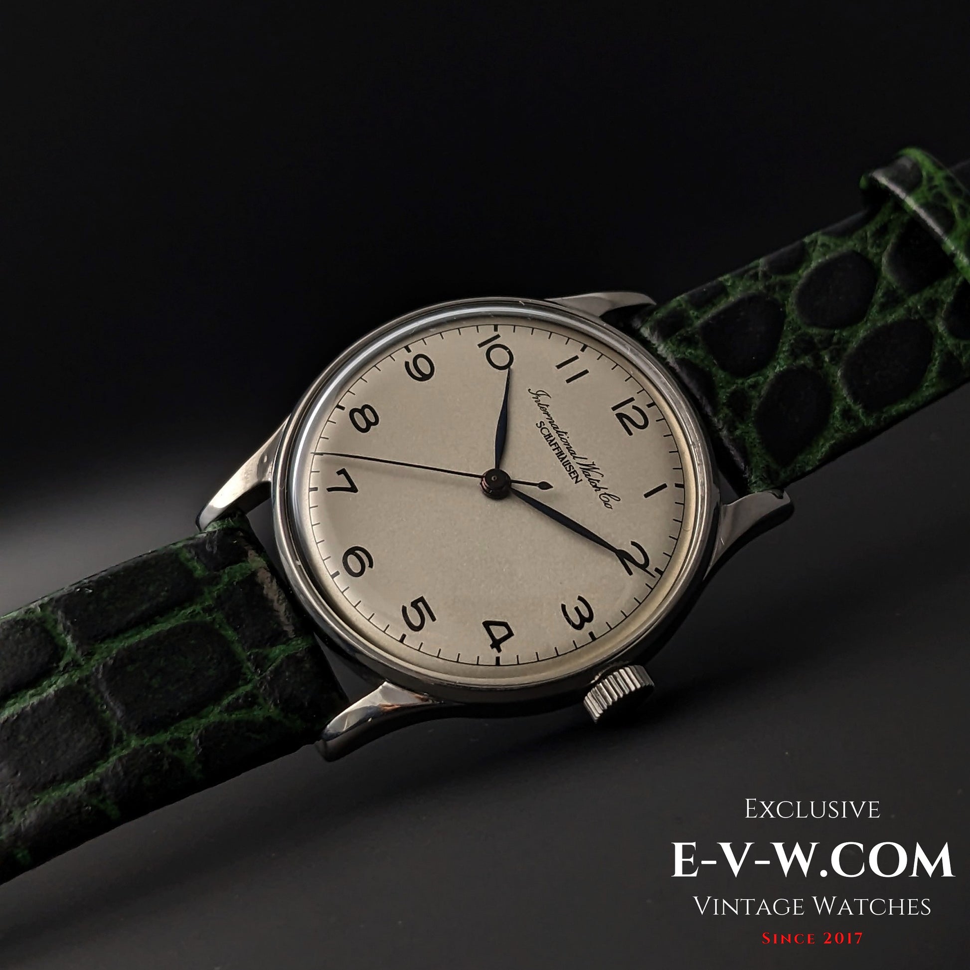 79 Years Old Vintage IWC Schaffhausen Classic Vintage / Cal. 89 / Vintage 1946