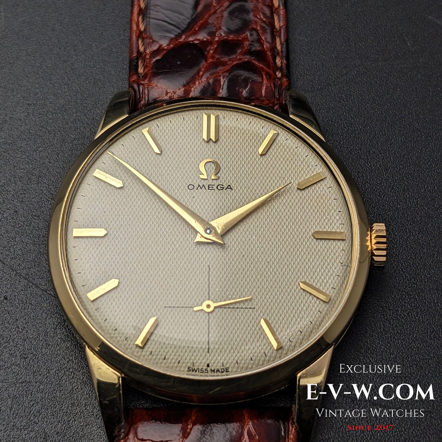 Omega vintage de 72 ans, cadran guilloché-honeucombe / Réf. 2512 11 / Cal. 266 / Année 1952
