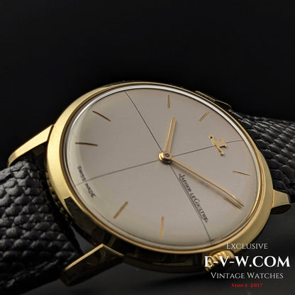 60 Years Old Vintage Jaeger-LeCoultre 18K gold / Ref. E 902 / Cal. 818 with Kif-flector shock absorber / Vintage 1960s