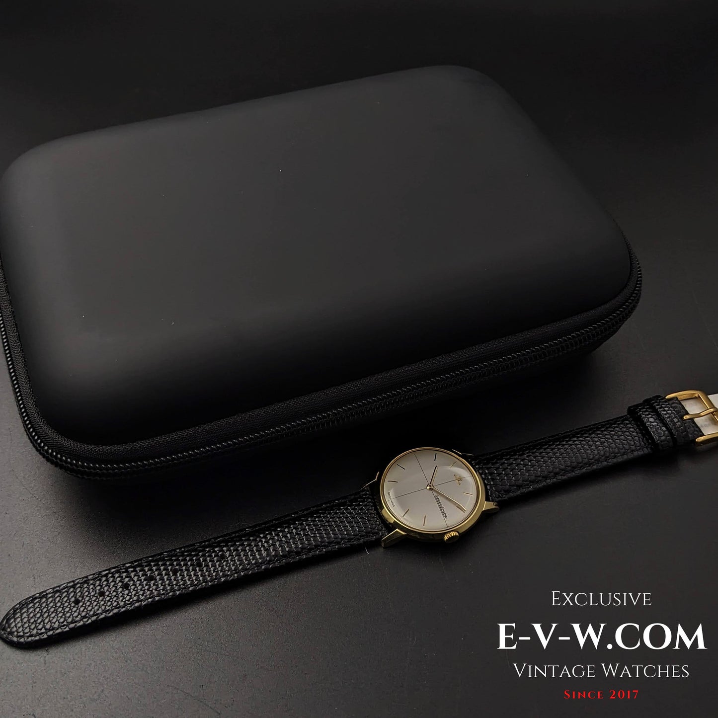 60 Years Old Vintage Jaeger-LeCoultre 18K gold / Ref. E 902 / Cal. 818 with Kif-flector shock absorber / Vintage 1960s