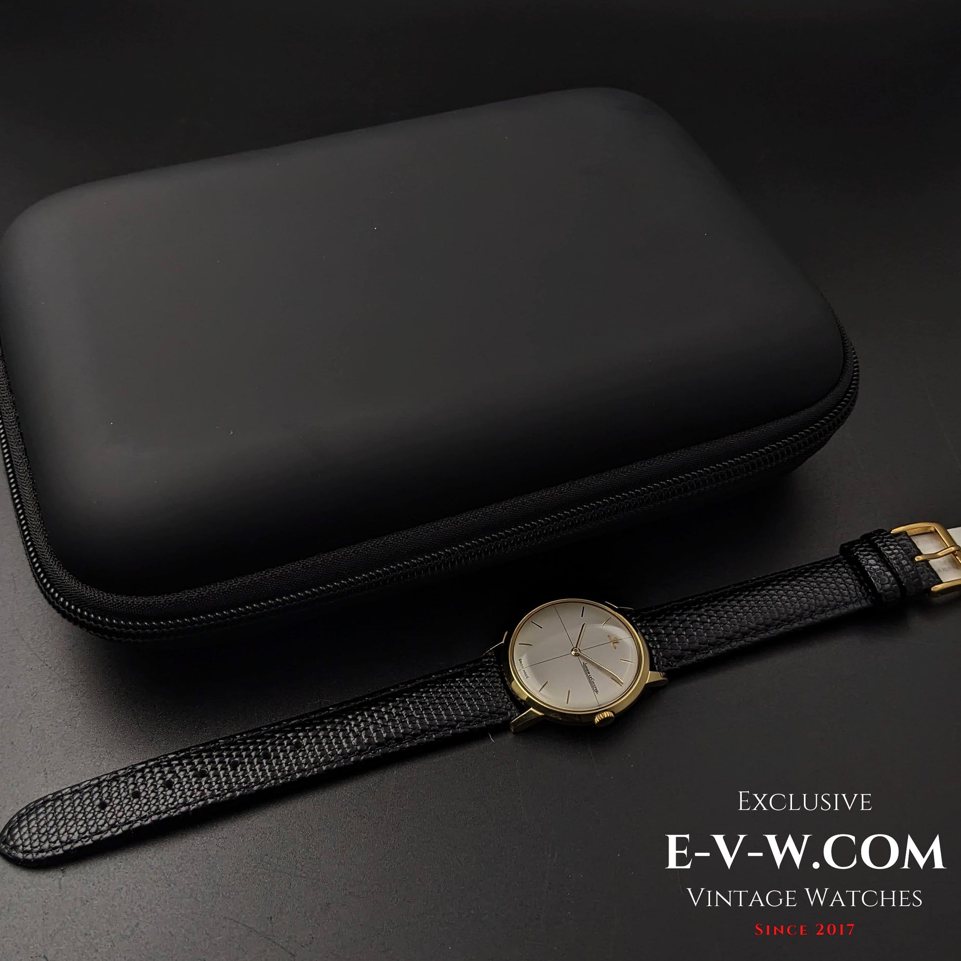 60 Years Old Vintage Jaeger-LeCoultre 18K gold / Ref. E 902 / Cal. 818 with Kif-flector shock absorber / Vintage 1960s