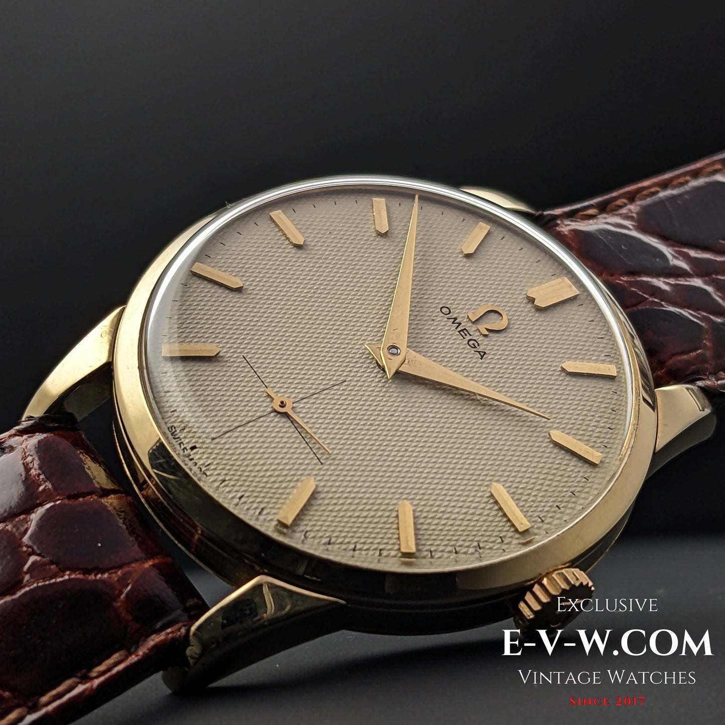 Omega vintage de 72 ans, cadran guilloché-honeucombe / Réf. 2512 11 / Cal. 266 / Année 1952