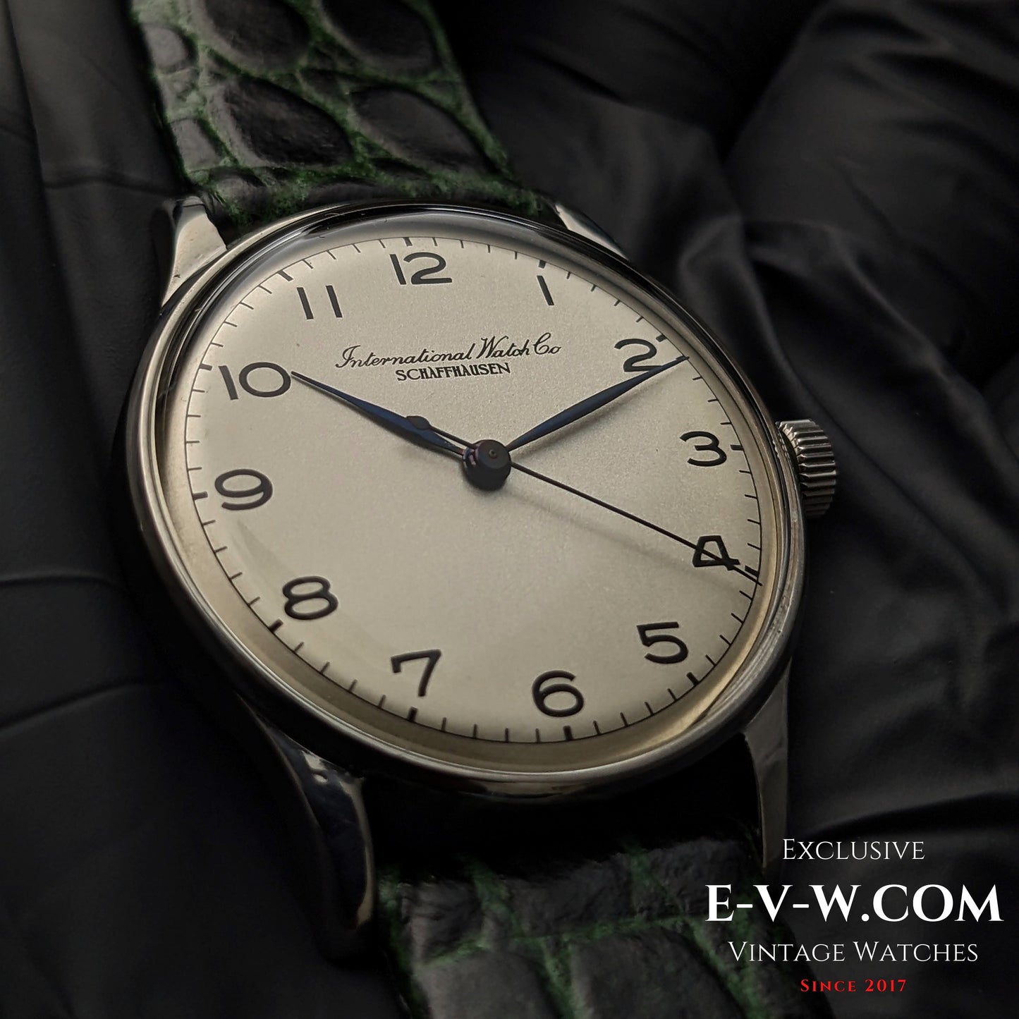 79 Years Old Vintage IWC Schaffhausen Classic Vintage / Cal. 89 / Vintage 1946