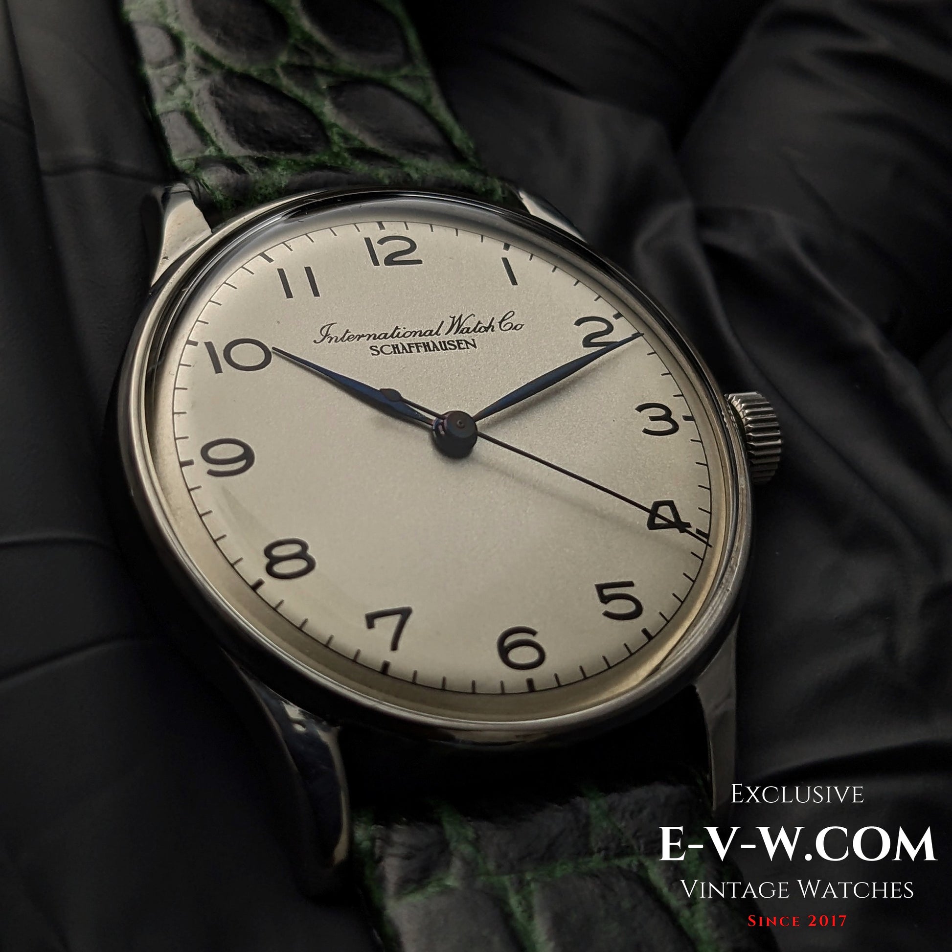 79 Years Old Vintage IWC Schaffhausen Classic Vintage / Cal. 89 / Vintage 1946