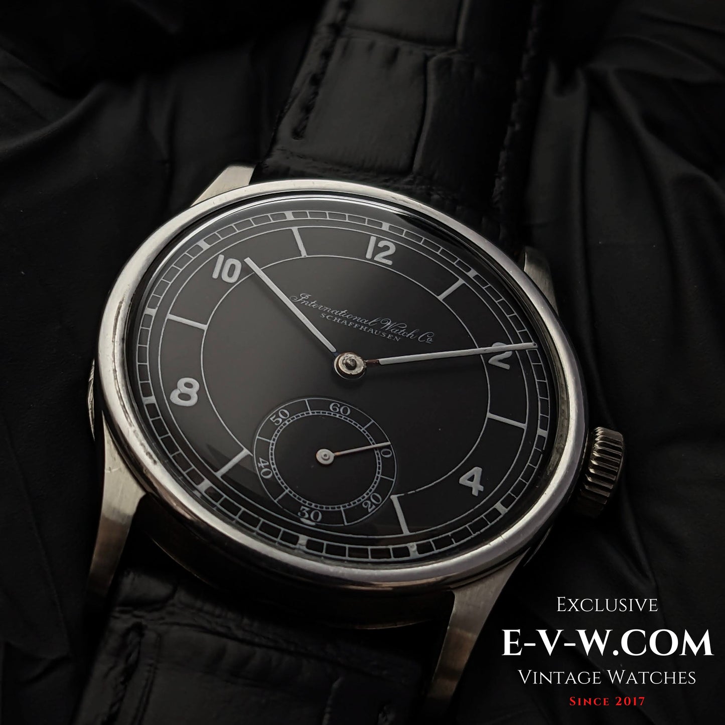 82 Years Old Vintage IWC Schaffhausen Black / Cal. 83 / Vintage 1941