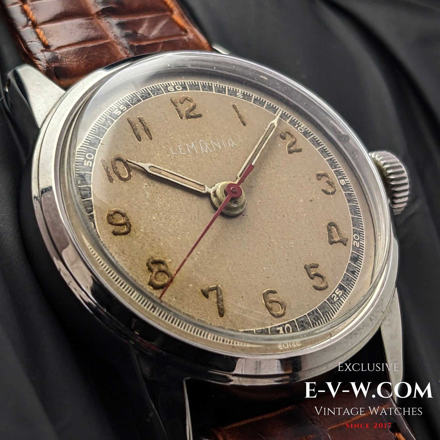 84 Years Old Vintage Lemania WWII / two-tone dial Ref. 192H / Cal. S27 / Vintage 1940