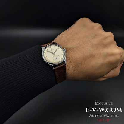 80 Vintage Omega WW II Ref. 2400-1 / Cal. 30T2 PC Vintage 1944