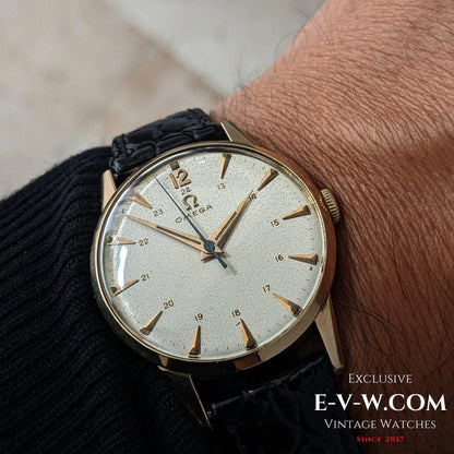 Omega vintage rare de 73 ans, cadran 24 heures / Réf. 2496-3SC / Cal. 283 (30T2) / Année 1952 / Révisée