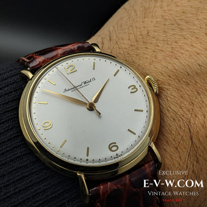 Montre IWC Schaffhausen vintage de 62 ans, en or 18 carats, avec anses en forme de crabe, calibre 89, millésime 1961.