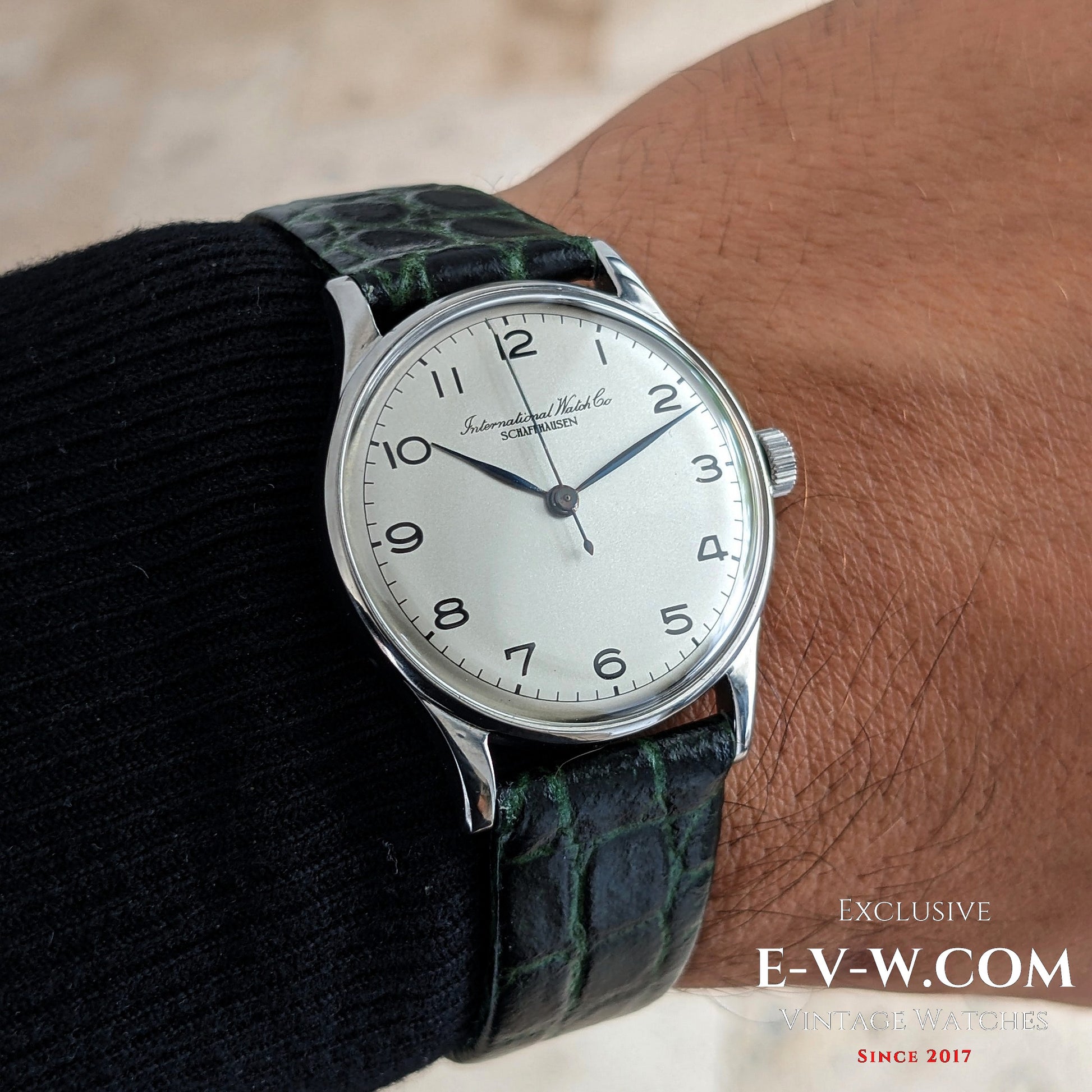 79 Years Old Vintage IWC Schaffhausen Classic Vintage / Cal. 89 / Vintage 194679 Years Old Vintage IWC Schaffhausen Classic Vintage / Cal. 89 / Vintage 1946