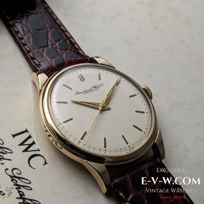 68 ans — IWC Schaffhausen — Montre habillée élégante en or 9 carats — Cal. 89 — Vintage 1957 — Révisée