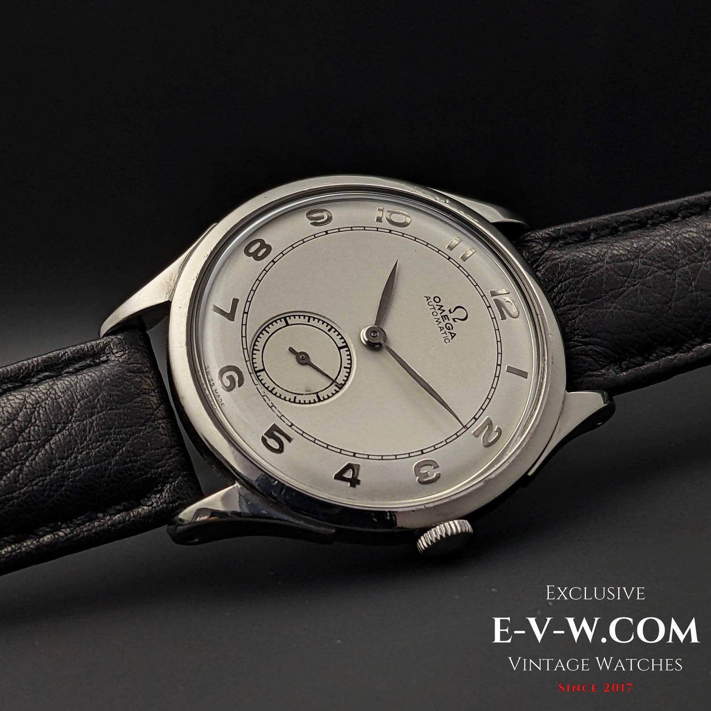 Montre Omega automatique à percussion de la Seconde Guerre mondiale, modèle 1944, datant de 1944 (79 ans) / Réf. 2374-3 / Calibre rare 30.10 RA PC, mécanisme conçu par Cherles Perregaux