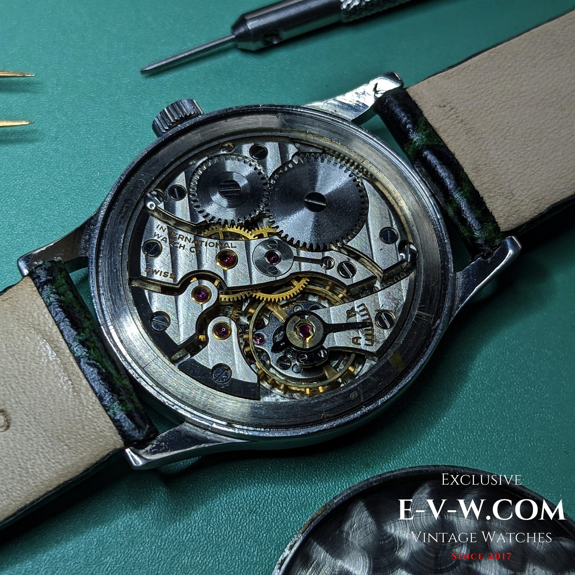 79 Years Old Vintage IWC Schaffhausen Classic Vintage / Cal. 89 / Vintage 1946