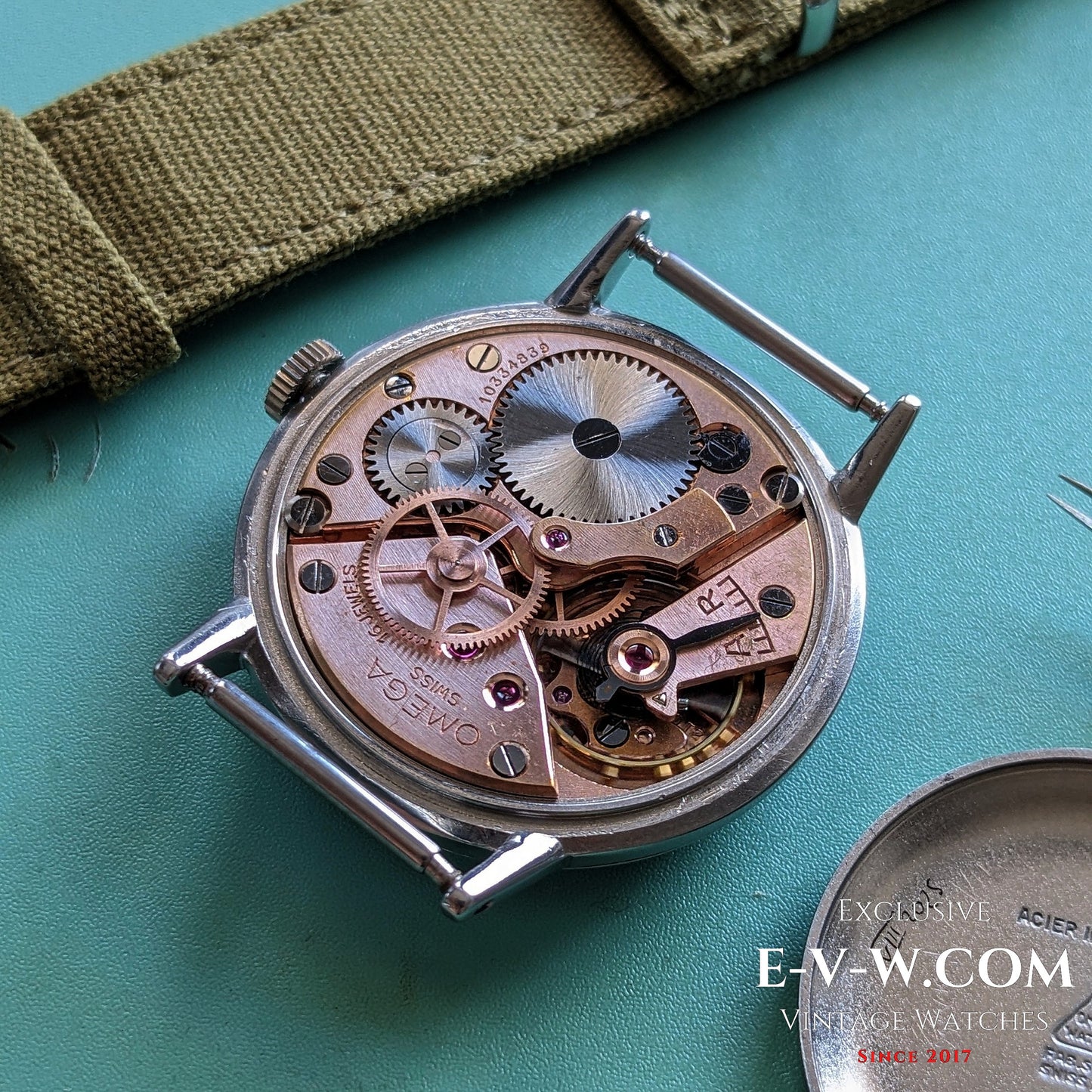 Environ 80 ans — Omega 30T2 Seconde Guerre mondiale « style Calatrava » | Réf. 2349/3 | Cal. 30T2 SC | Vers 1944 | Révisée 