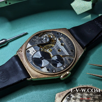 Montre Omega Art Déco à plaque dorée, 96 ans | Calibre 26,5 SOB | Modèle 1929 | Révisée