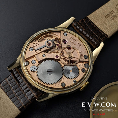 Close-up of the Omega Cal. 283 (30T2) movement inside the 1952 Vintage Omega Classic Gold Plaque watch, showcasing intricate mechanics.