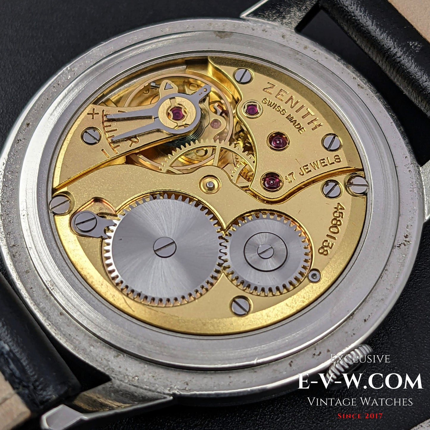 Montre Zenith vintage noire de 67 ans / Cal. 40 / Année 1956