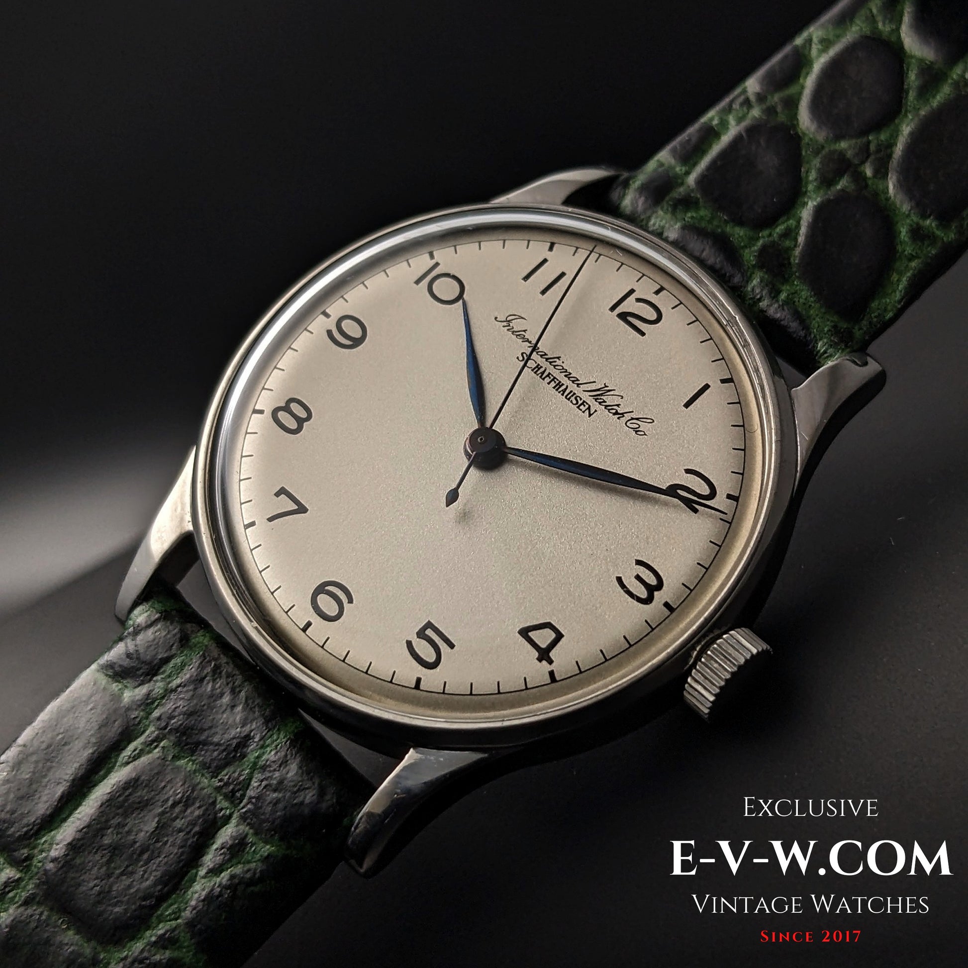 79 Years Old Vintage IWC Schaffhausen Classic Vintage / Cal. 89 / Vintage 1946