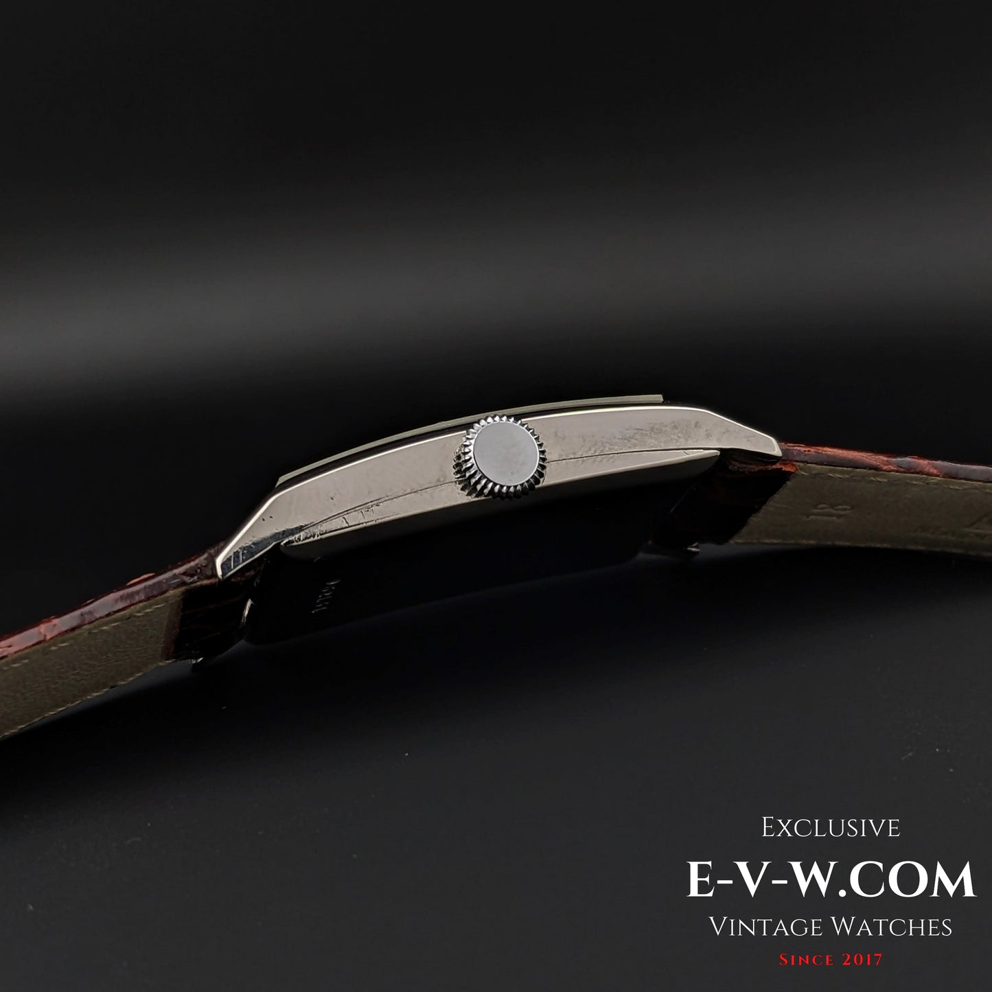 93 Years Old Antique IWC Schaffhausen Tank unique cristal Art Deco / Cal. 87 Vintage