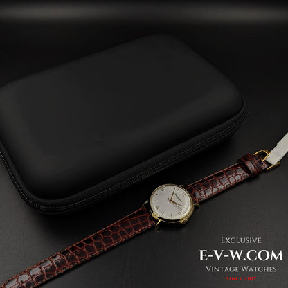 Montre IWC Schaffhausen vintage de 62 ans, en or 18 carats, avec anses en forme de crabe, calibre 89, millésime 1961.