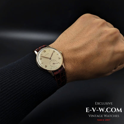 70 Years Old Vintage Cyma 18k Gold / Jumbo  / Cal.586 / Vintage 1950s