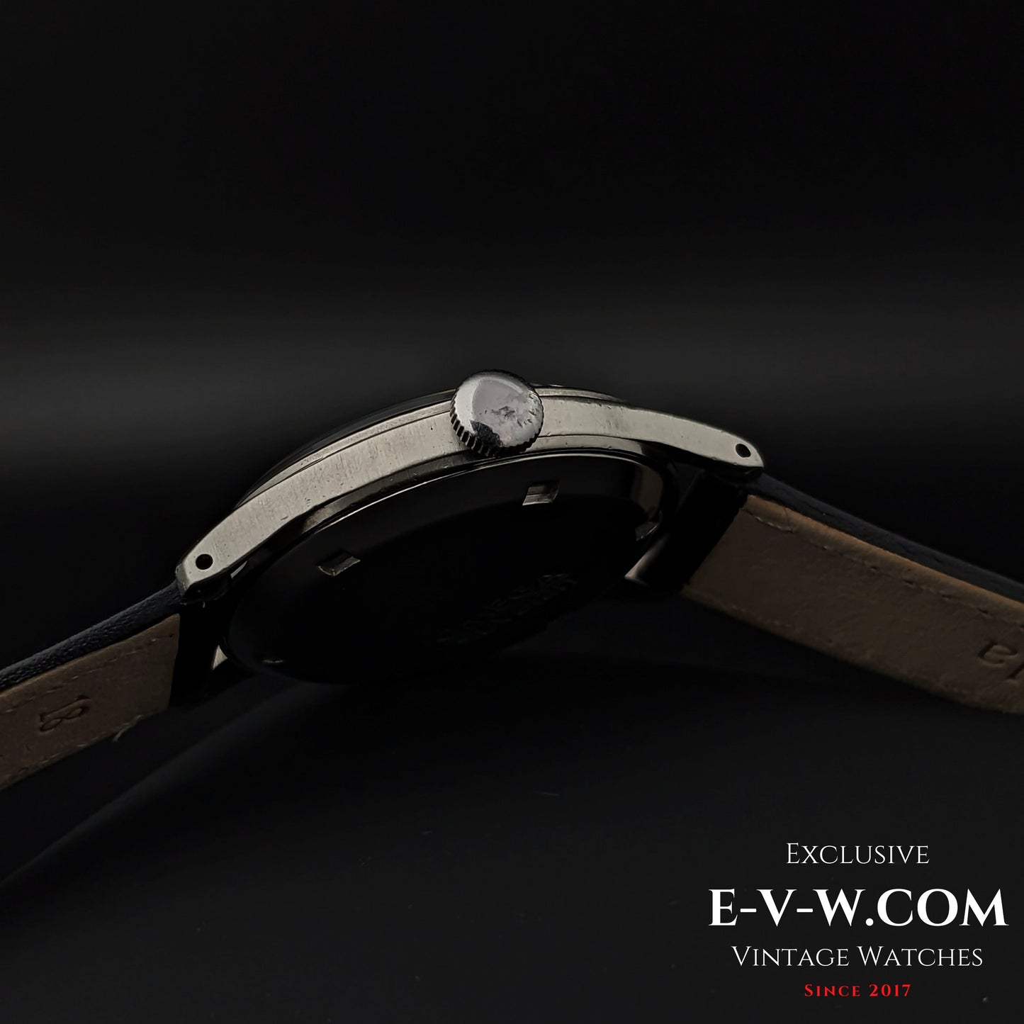 80 Years Old Vintage Omega SUVERAN WWII Ref. 2400-7 / Cal. 30T2PC Vintage 1944