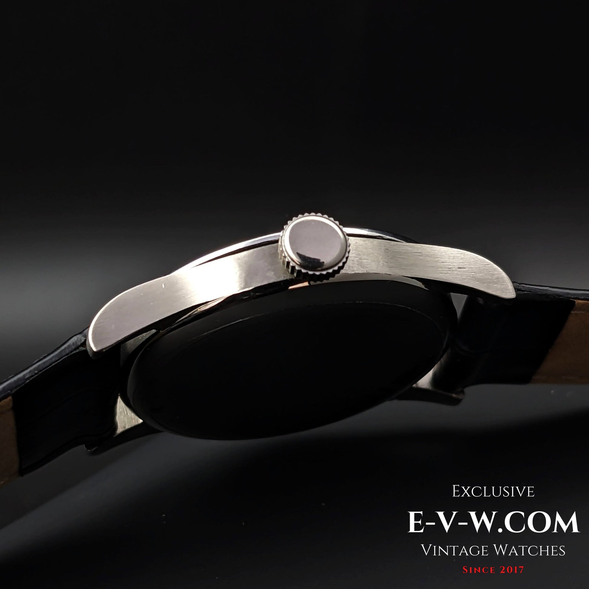 82 Years Old Vintage IWC Schaffhausen Black / Cal. 83 / Vintage 1941