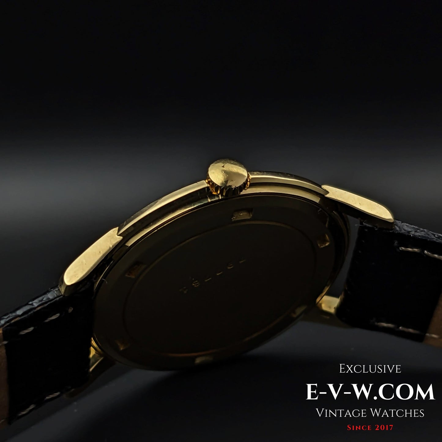 60 Years Old Vintage Jaeger-LeCoultre 18K gold / Ref. E 902 / Cal. 818 with Kif-flector shock absorber / Vintage 1960s