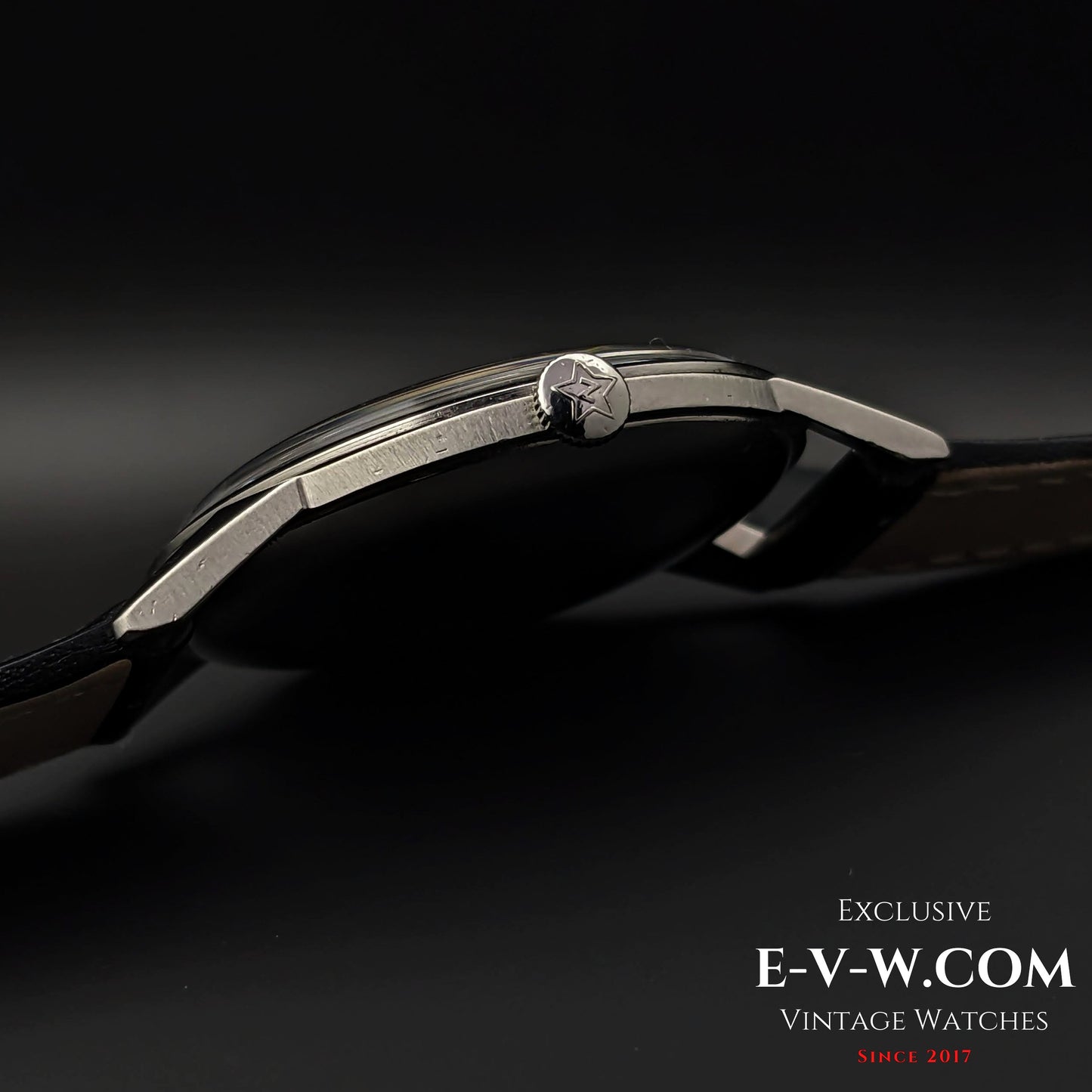 Montre Zenith vintage noire de 67 ans / Cal. 40 / Année 1956