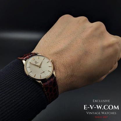 Omega vintage de 72 ans, cadran guilloché-honeucombe / Réf. 2512 11 / Cal. 266 / Année 1952