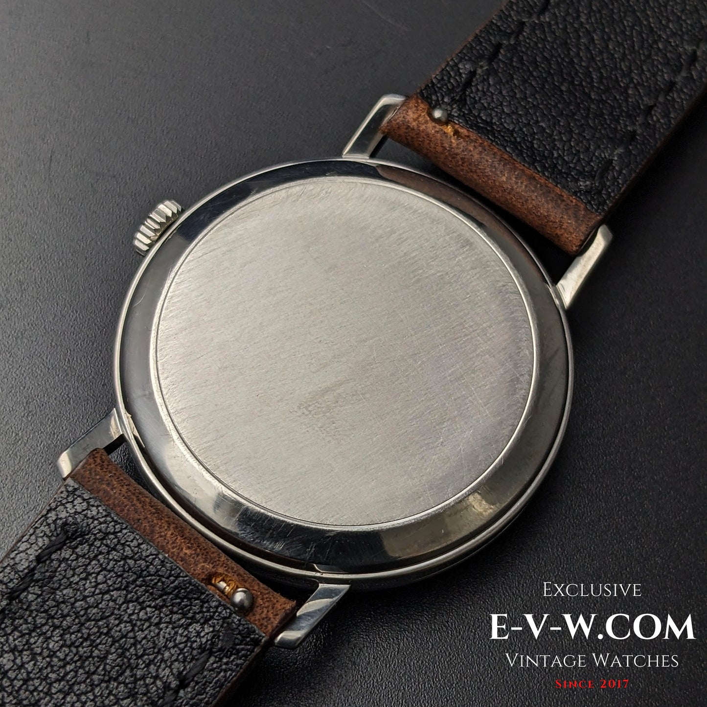 61 Years Old Vintage Omega Classic / Vintage Patina / Ref. 121.002-63 / Cal. 269 / Vintage 196461 Years Old Vintage Omega Classic / Vintage Patina / Ref. 121.002-63 / Cal. 269 / Vintage 1964