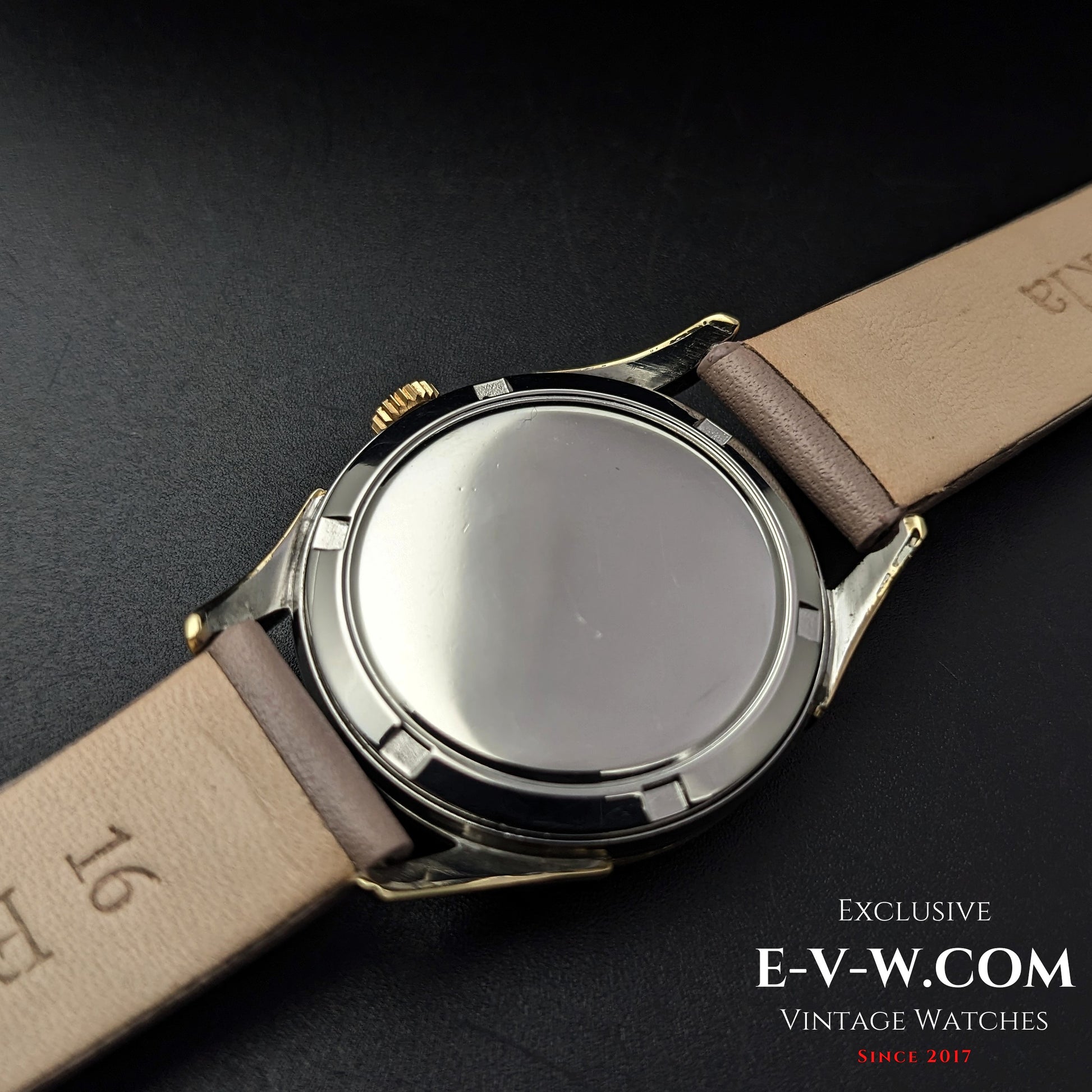 72 Years Old Vintage Omega Rare Guilloche-Honeucomb Dial Ref. 2667 4SC / Cal. 420 / Vintage 1952