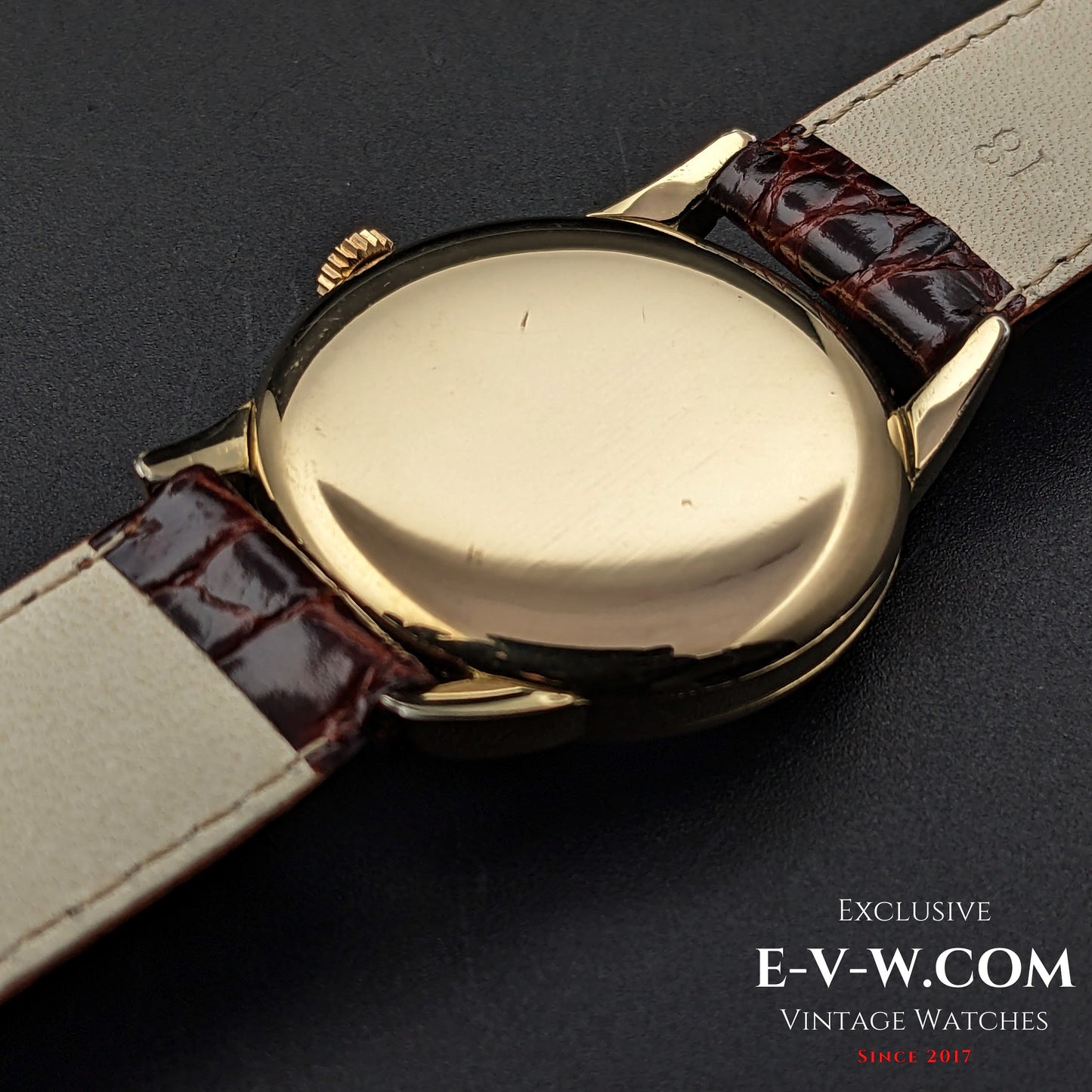 Omega vintage de 72 ans, cadran guilloché-honeucombe / Réf. 2512 11 / Cal. 266 / Année 1952