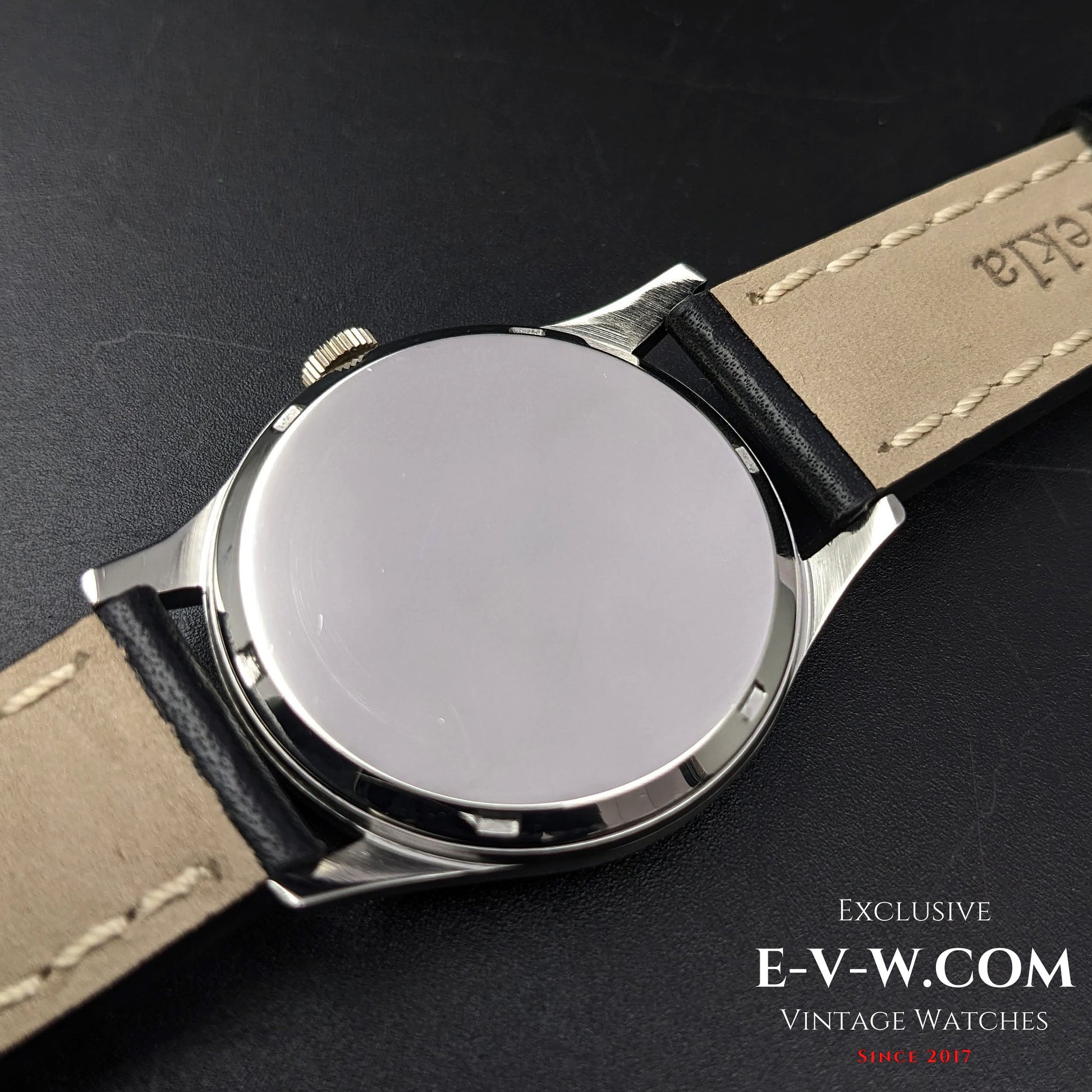 77 Years Old Vintage Omega Black Ref. 2622-1 / Cal. 265 (30T2) / Vintage 1947