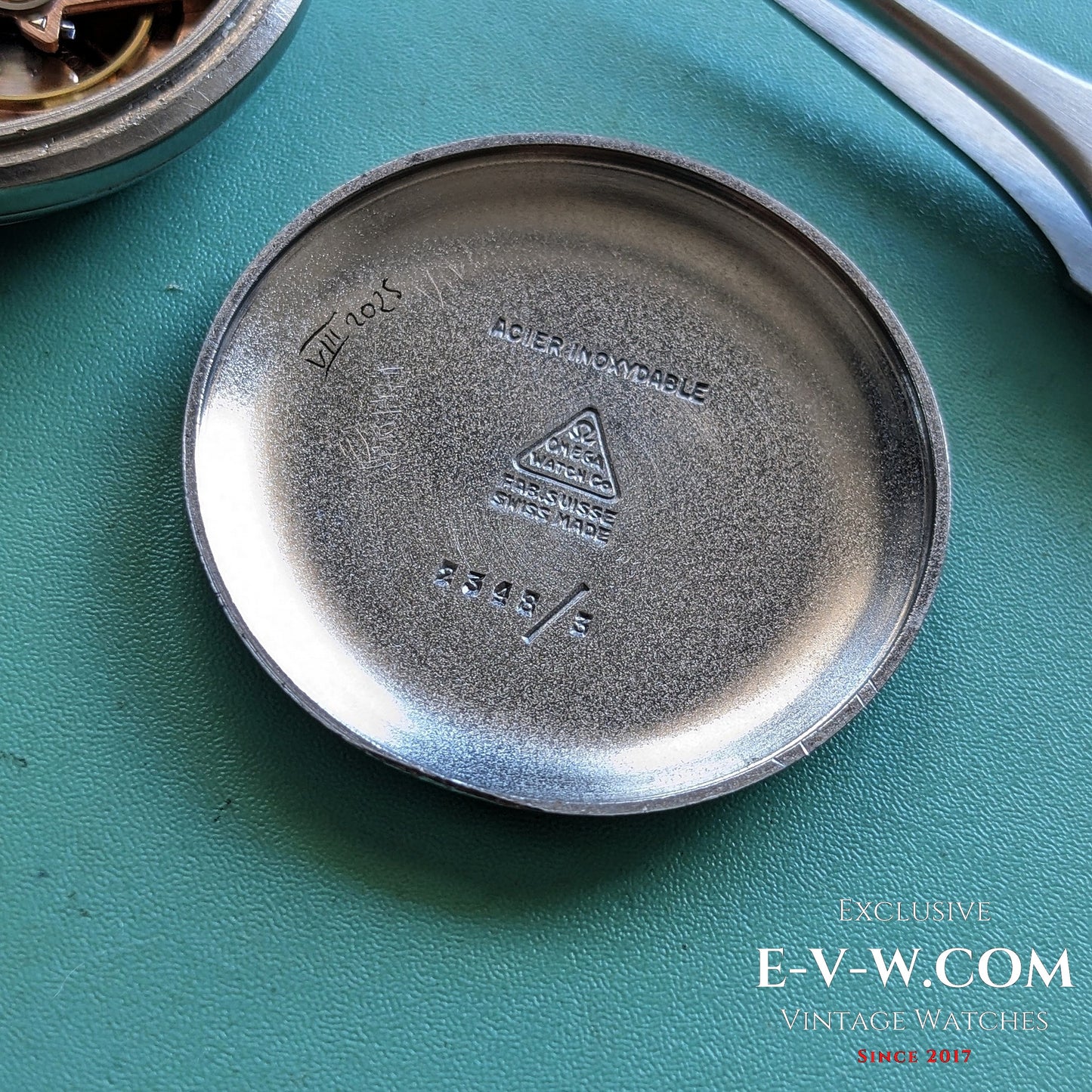 Environ 80 ans — Omega 30T2 Seconde Guerre mondiale « style Calatrava » | Réf. 2349/3 | Cal. 30T2 SC | Vers 1944 | Révisée 