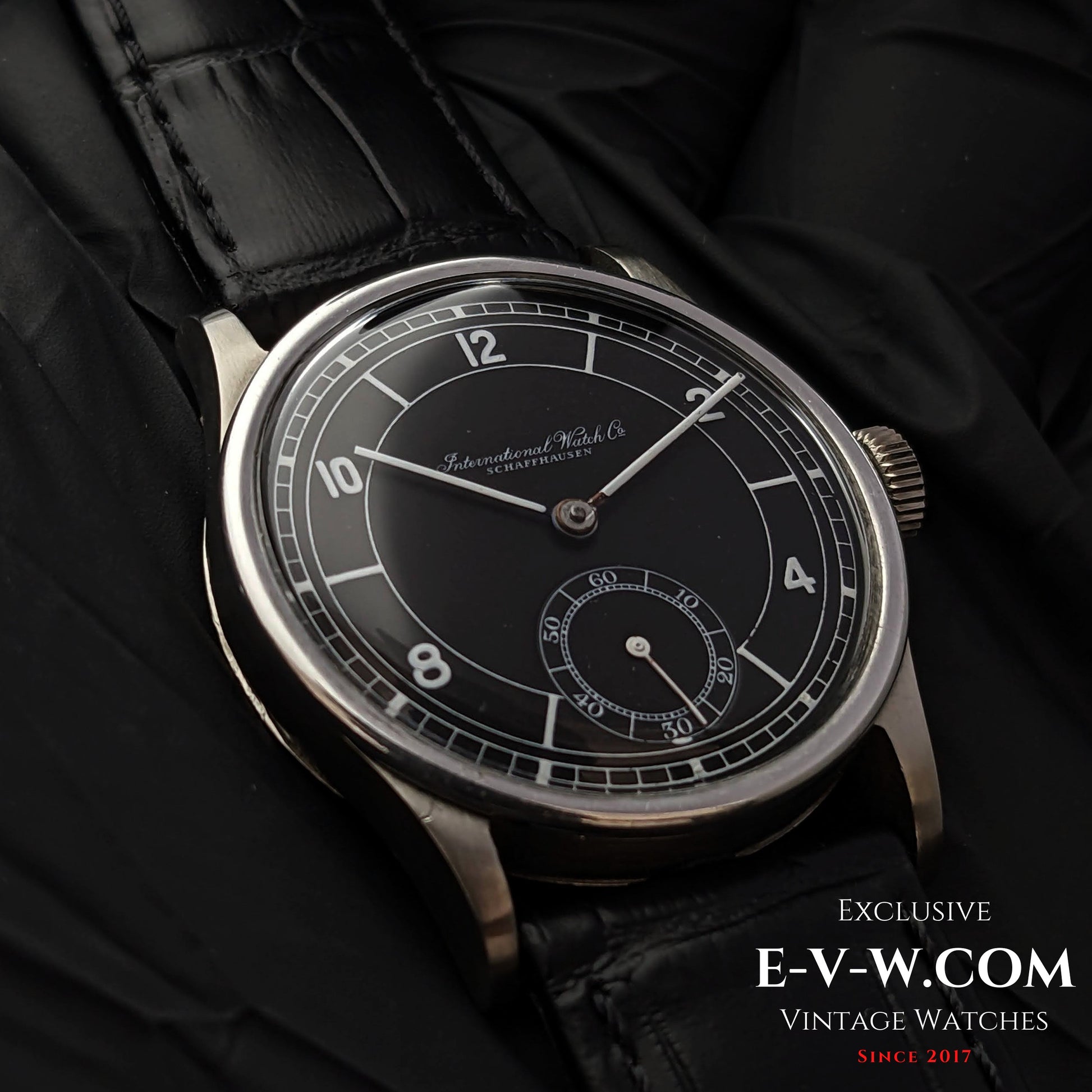 82 Years Old Vintage IWC Schaffhausen Black / Cal. 83 / Vintage 1941