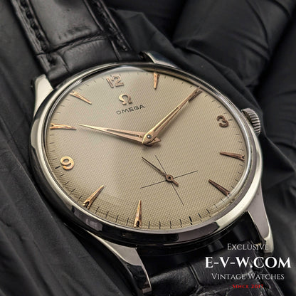Omega vintage de 72 ans, cadran guilloché-honeucombe / Jumbo réf. 2609 / Cal. 266 / Vintage 1952