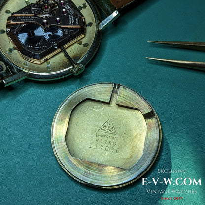 Omega Classic vintage de 69 ans, plaquée or 14 carats / Rare / Réf. 4066-1 / Cal. 302 / Année 1956