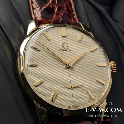 Omega vintage de 72 ans, cadran guilloché-honeucombe / Réf. 2512 11 / Cal. 266 / Année 1952